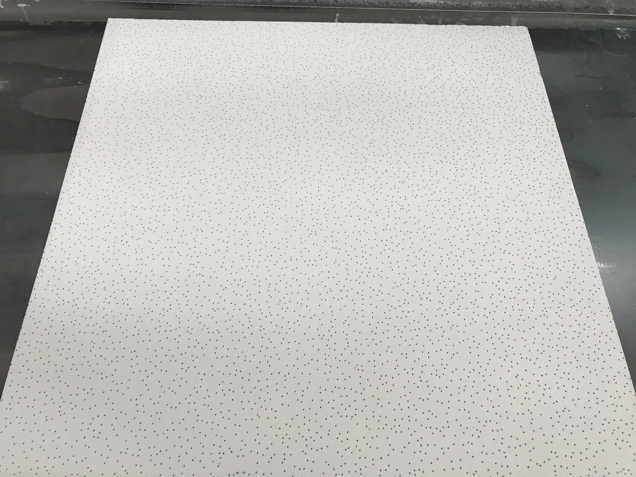 Premium ISO9001 Certified Acoustic Mineral Fiber Ceiling Panels