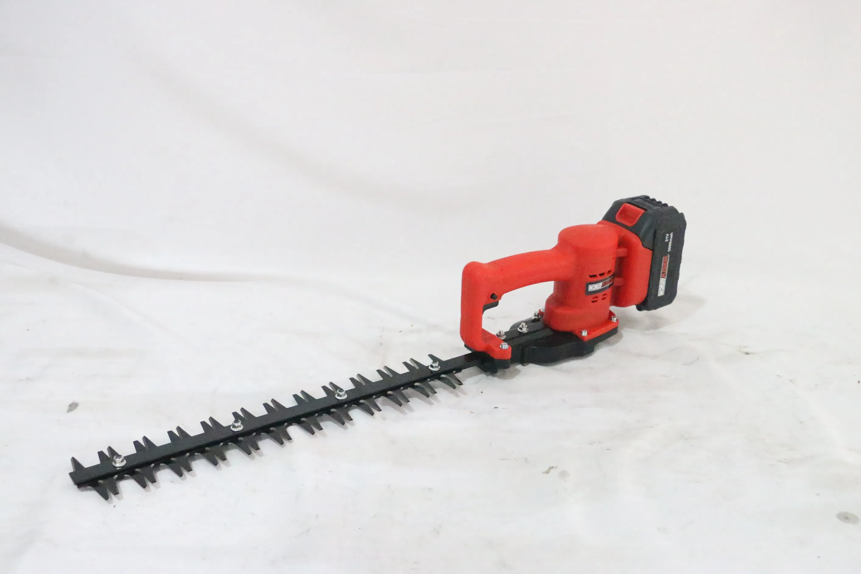 New Type of Hedge Trimmer Used for Garden Pruning