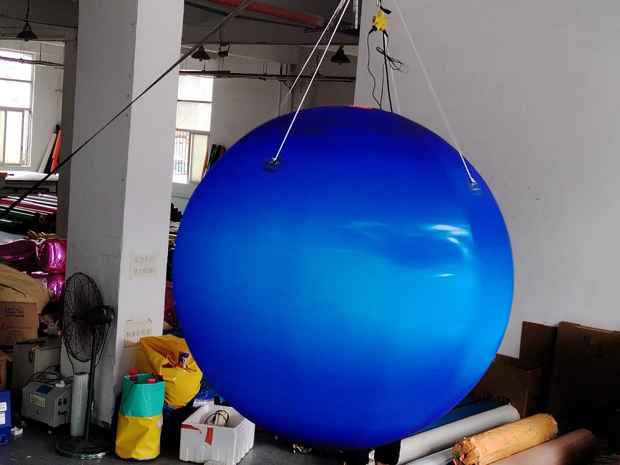 Inflatable Blue balloon with Smooth Surface for Event Decoration