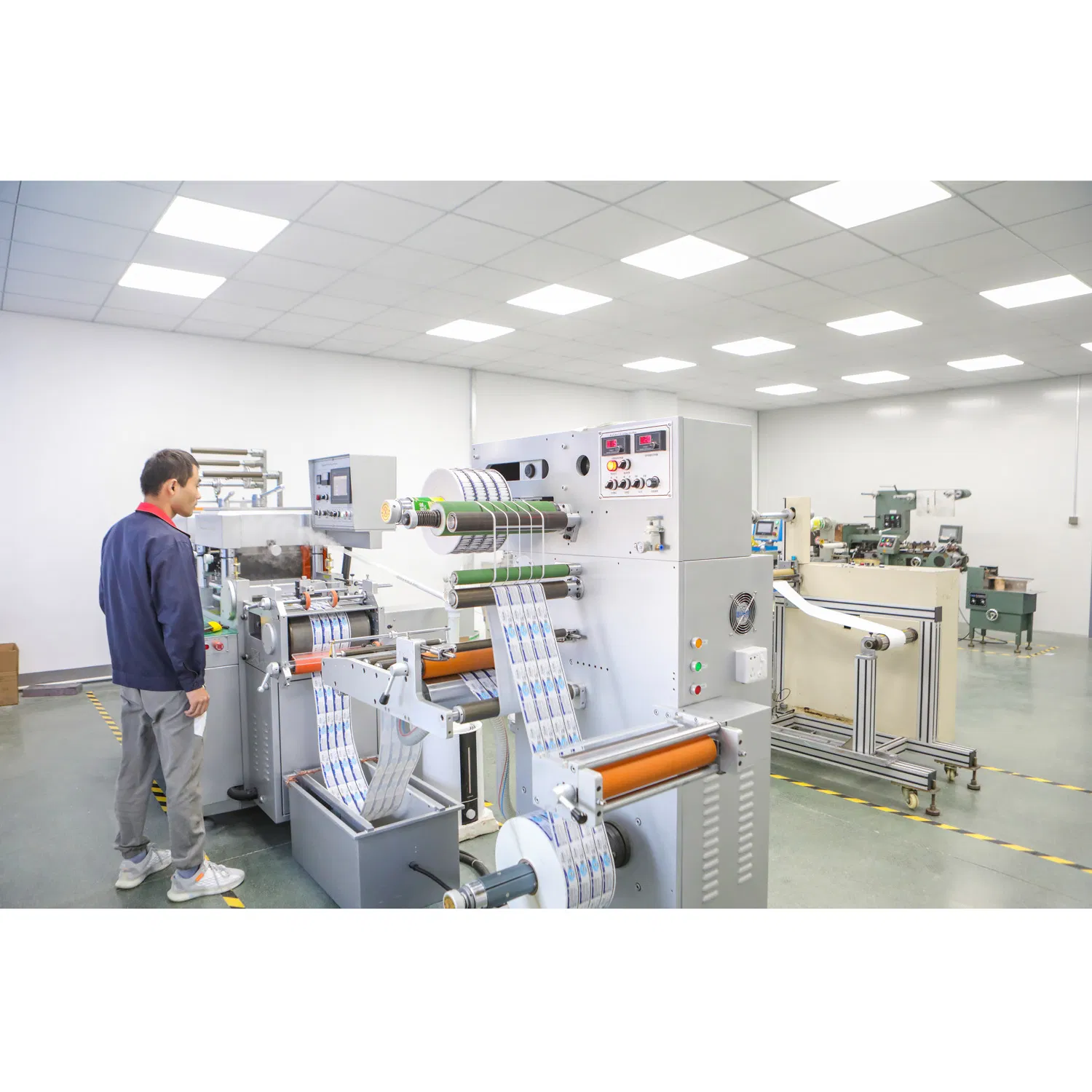 Coated Paper Self Adhesive Label with Glossy Matte Lamination and Varnishing