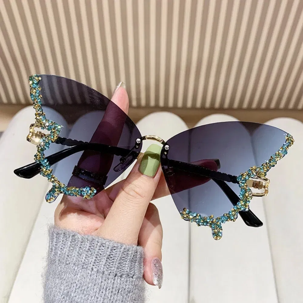 New European and American Style Butterfly-Shaped Diamond Frameless Sunglasses, Fashionable, Exaggerated, and Unique, High-End and Exquisite.
