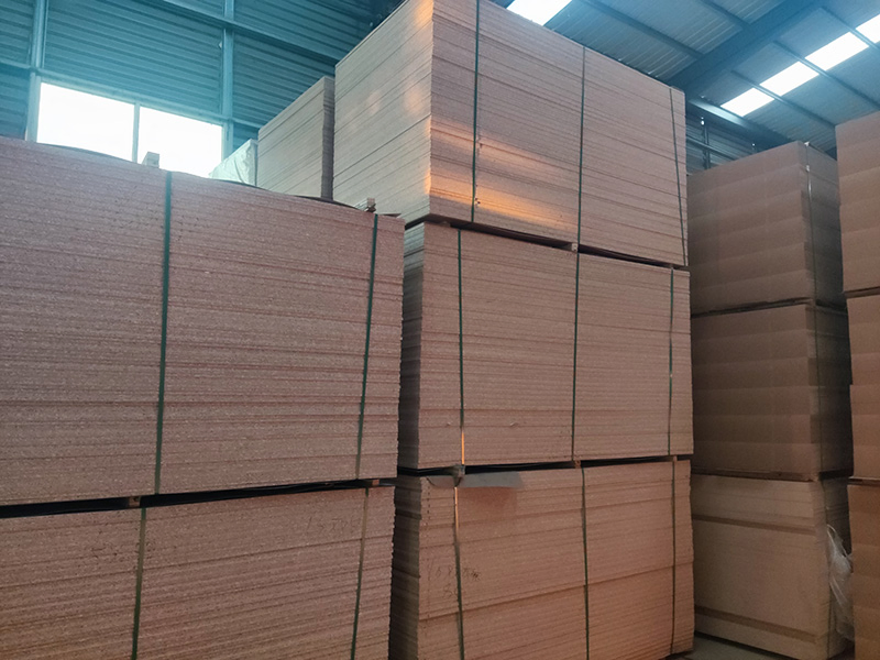 Hot Sale Spot Goods 1220X2400mm Laminated Eco-Friendly Particle Board for Furniture