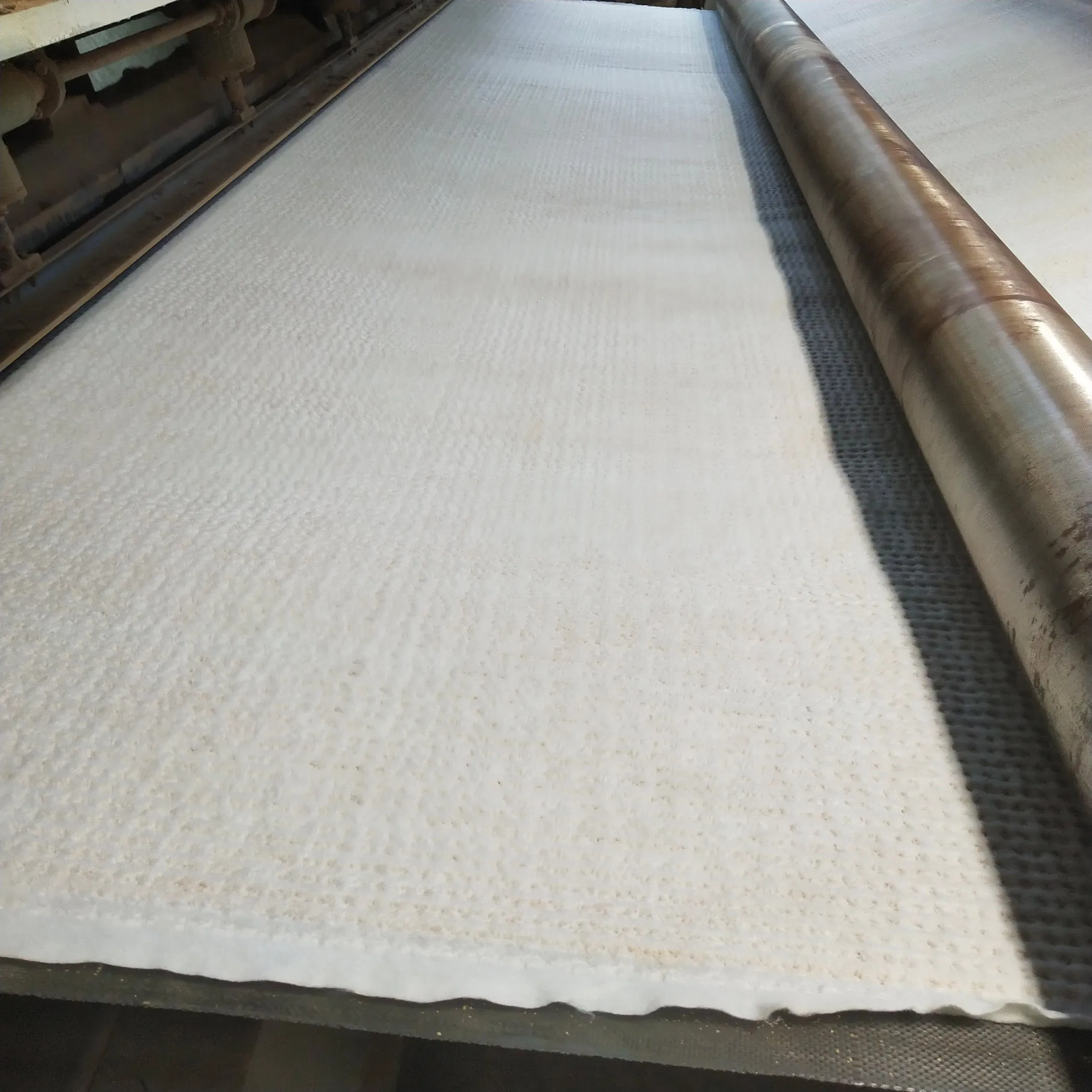 Geosynthetic Geocomposite Clay Liner Sodium Bentonite Waterproof Materials Gcl