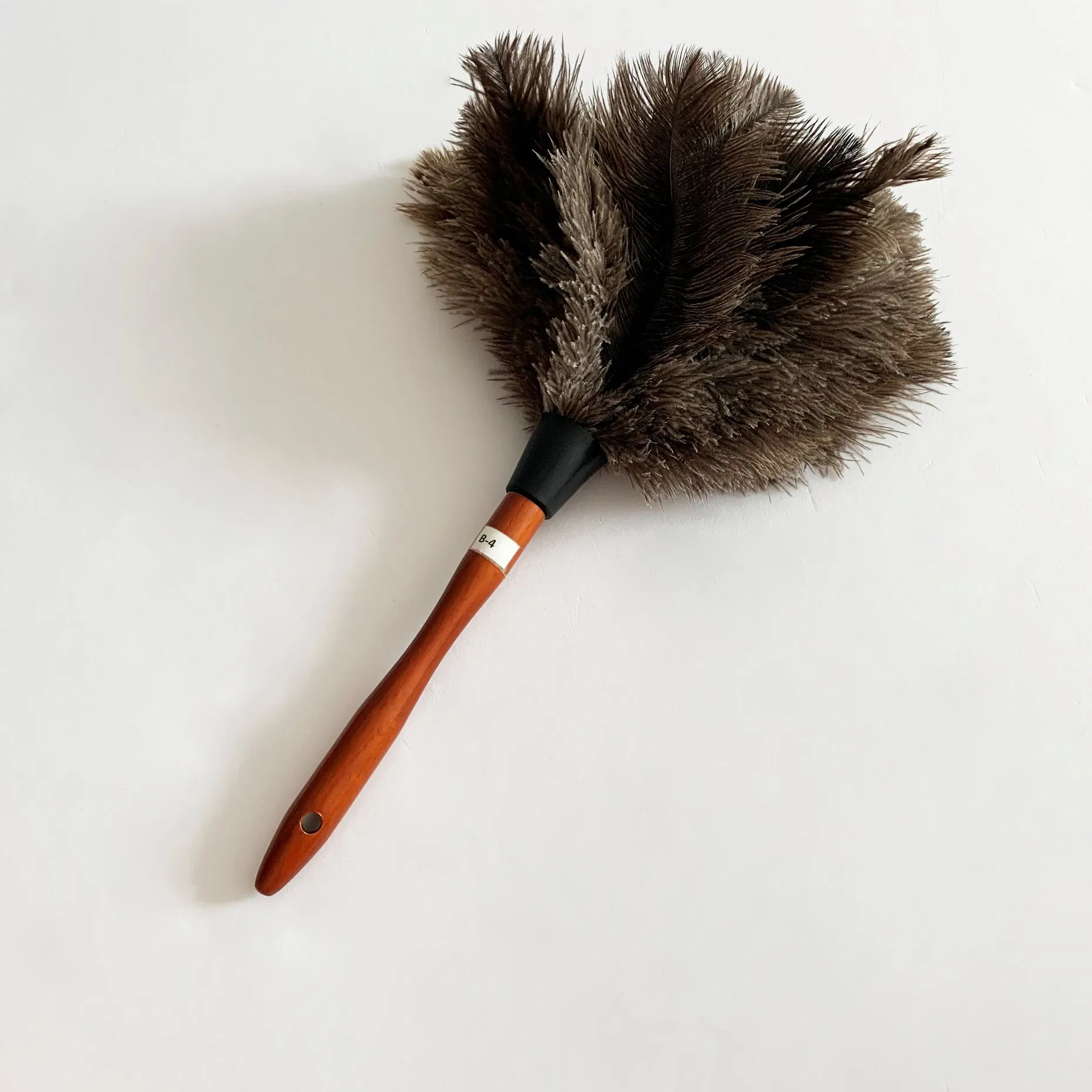 Factory Price Ostrich Feather Duster Head with Natural Finish Brown Bahandle Handle Duster for Home Office Cleaning