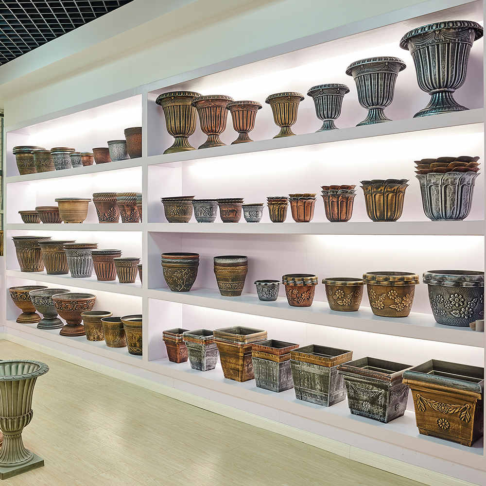 Горшки цветочные пластиковые белые для сада дома