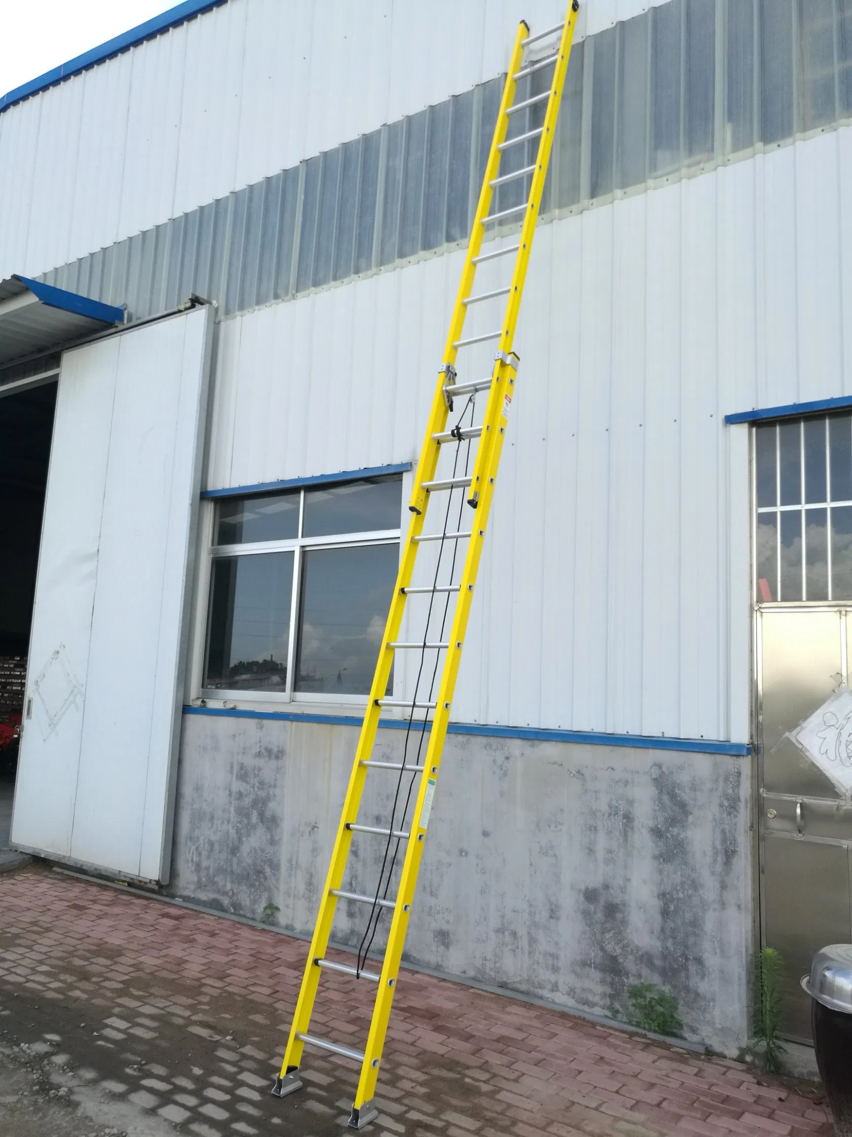 2*14 Durable and Lightweight Versatile Climbing Solutions Extension Ladder