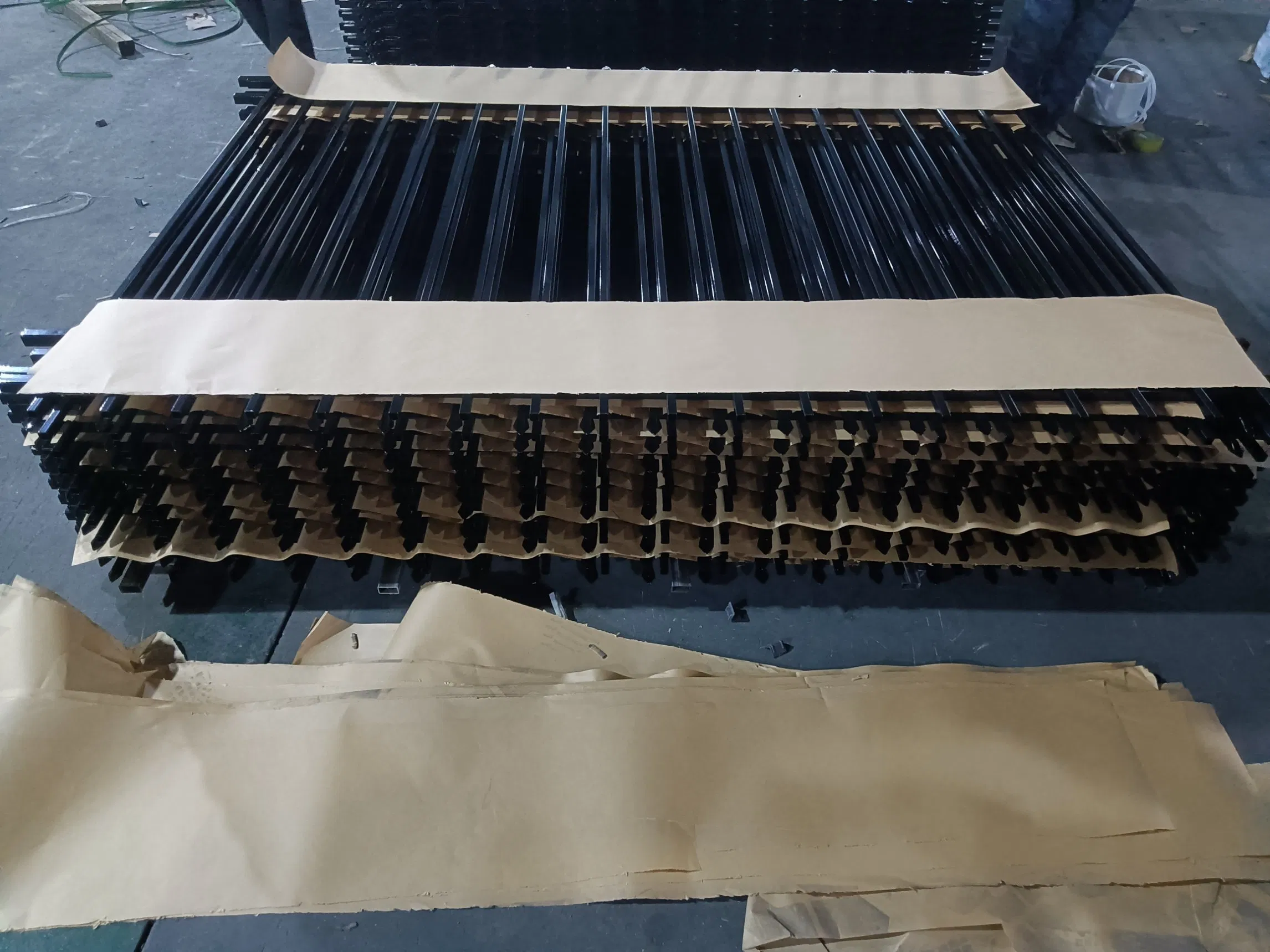 6FT * 8FT Black Garden Fence/Steel Fence/Security Fence/Gates/Wire Fence/Fencing Security Fencing/Picket/Fence Panel/Galvanized Steel Fence