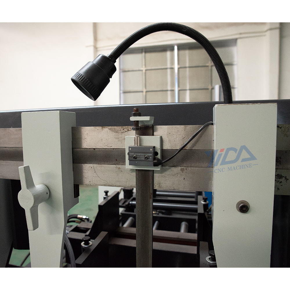 Ленточная пила по металлу с ЧПУ GHS4250