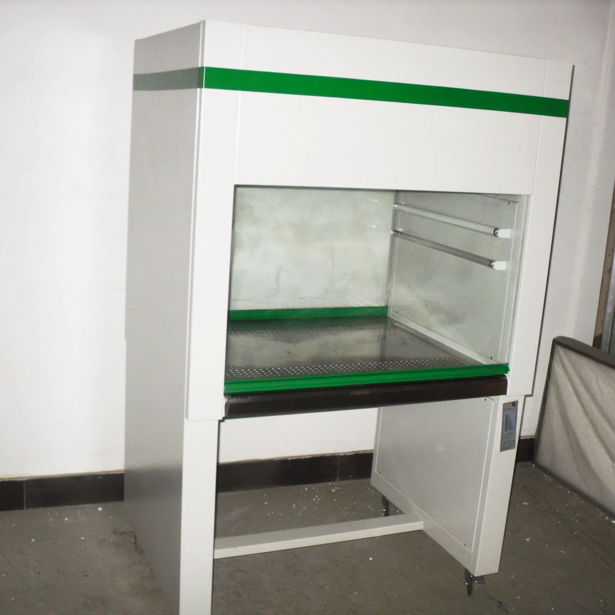 Premium Stainless Steel Cleanroom Tables & Storage Cabinets for Hygiene