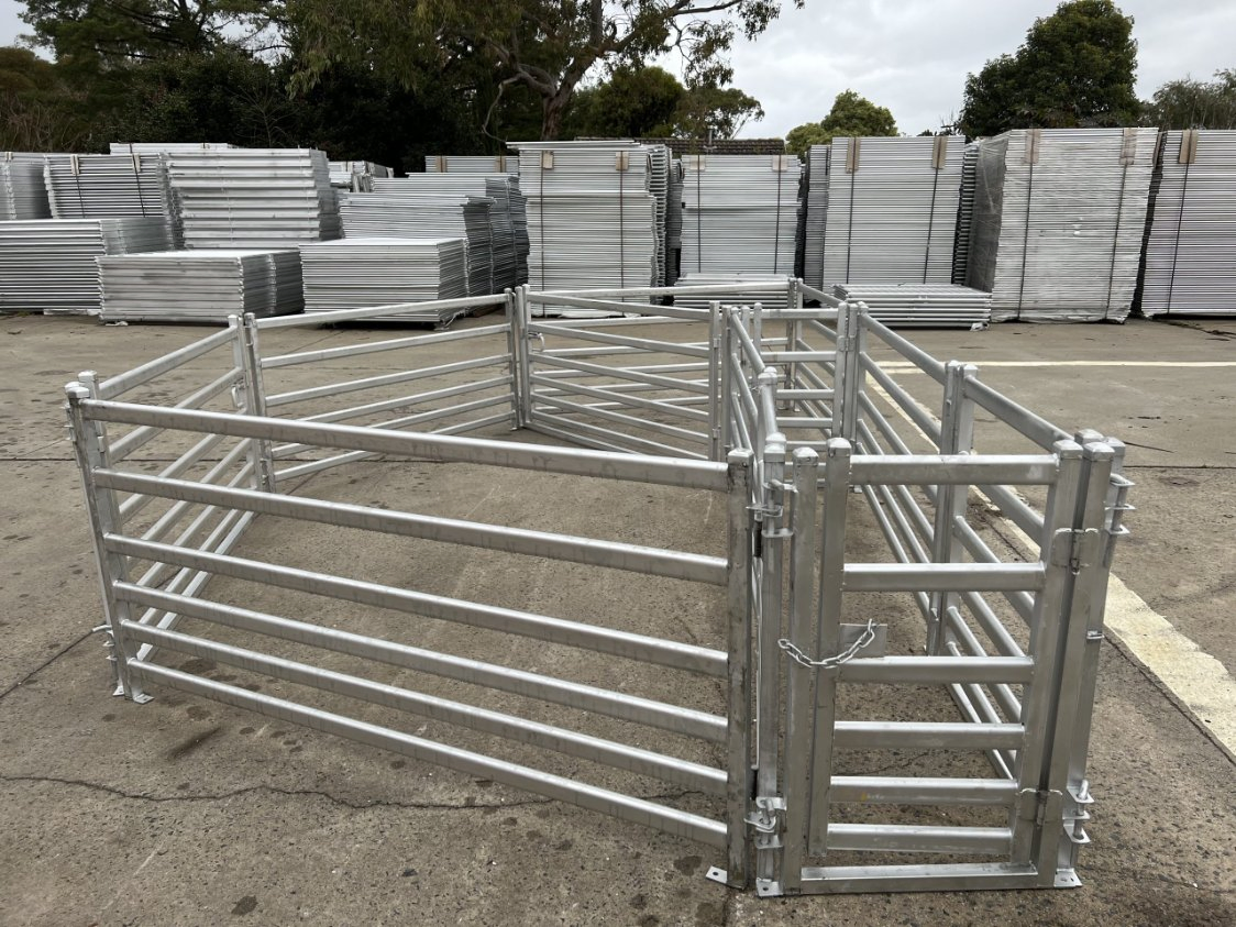 Cheap Price Wholesale Galvanized Portable Sheep Fence Panel and Goat Farm Fence