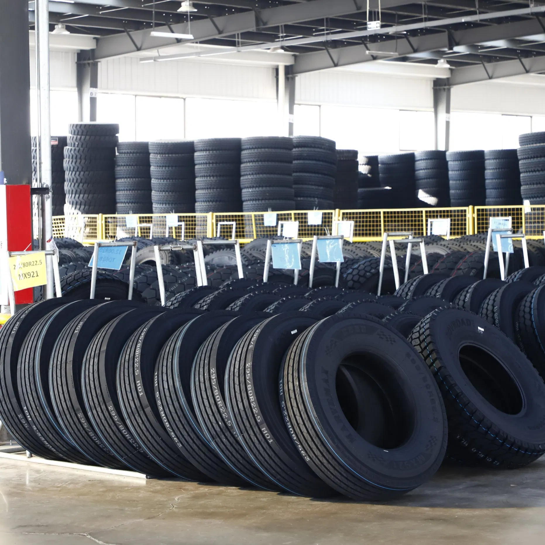 Шины грузовые радиальные 325/95R24, 255/70R22.5, 275/70R22.5