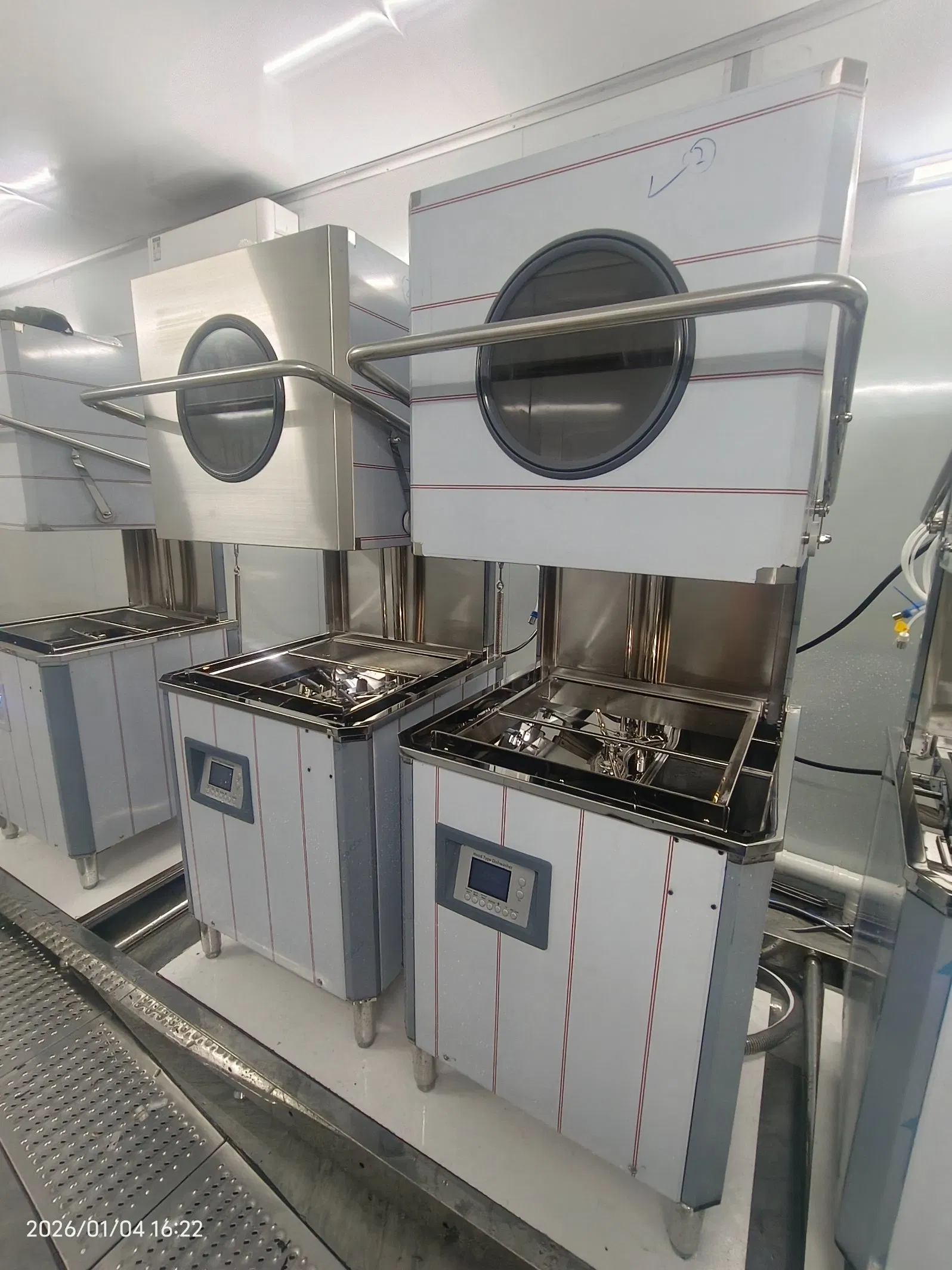 Fast and Reliable Commercial Dishwashers for High Volume Usage