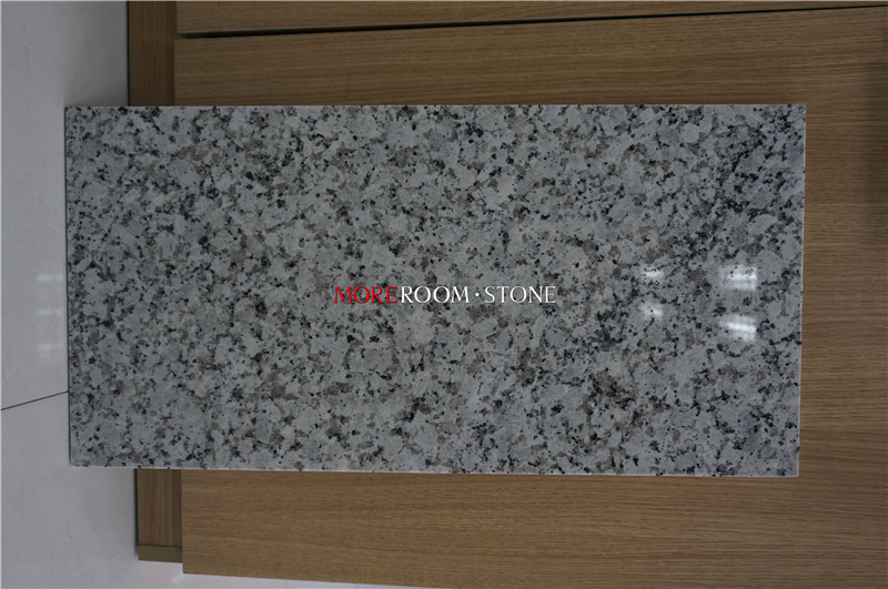 China Cheap Price Natural Stone Granite Tile