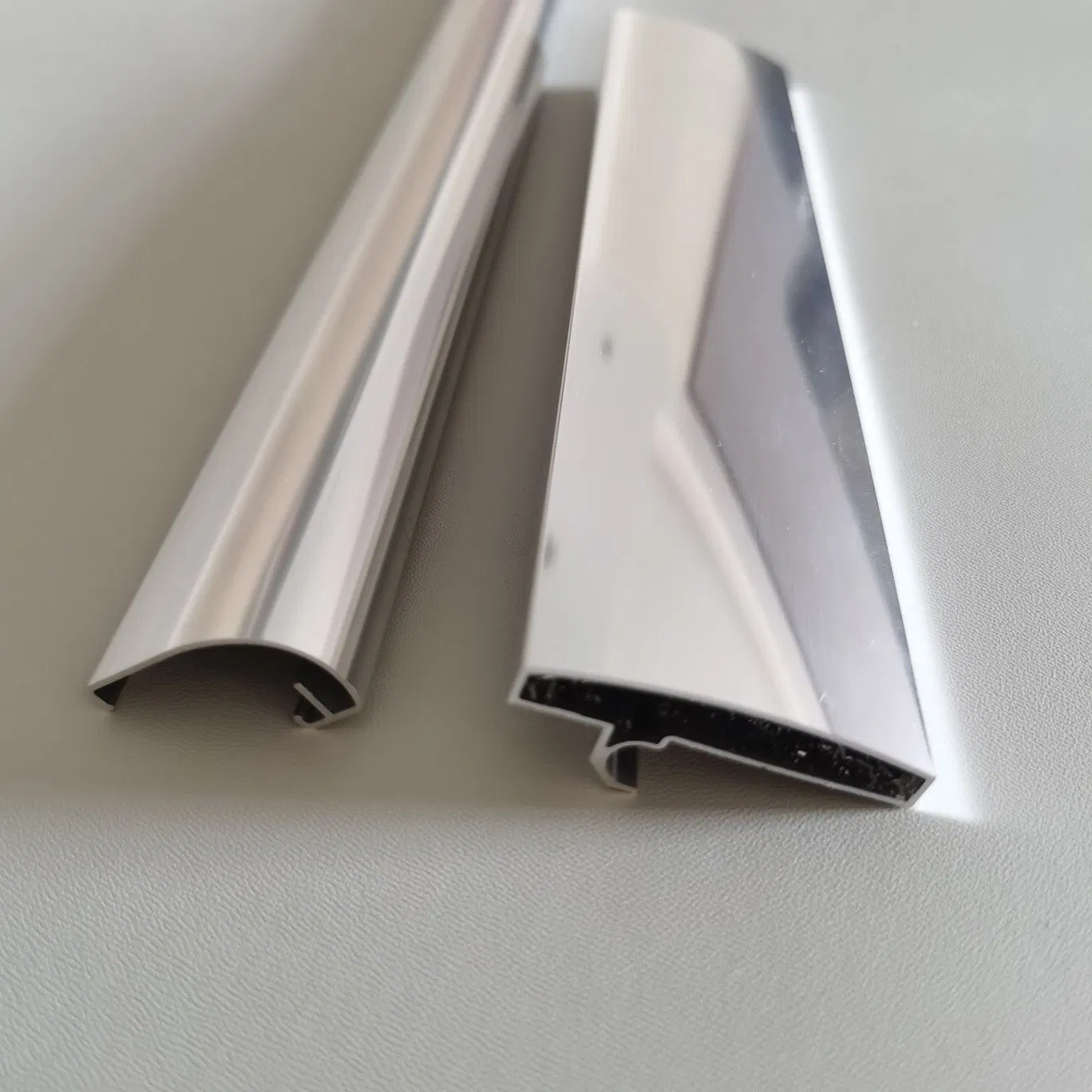 Bright Black Anodized Mirror Polishing Aluminum Profile with Finished Machining Anti Scratch