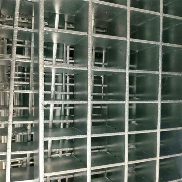 5800*1000mm Galvanized 30*100mm Steel Grate Drain Grating