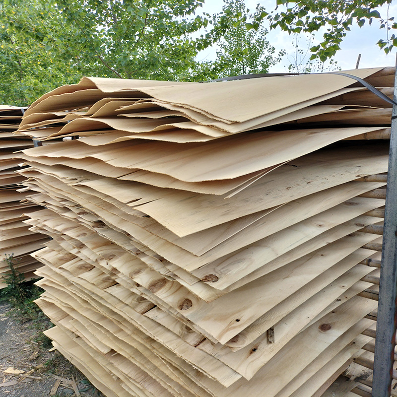 Pine Wood Rotary Cutting 2520mm * 1270mm * 1.7mm Grade AA Pine Veneer for Plywood Core