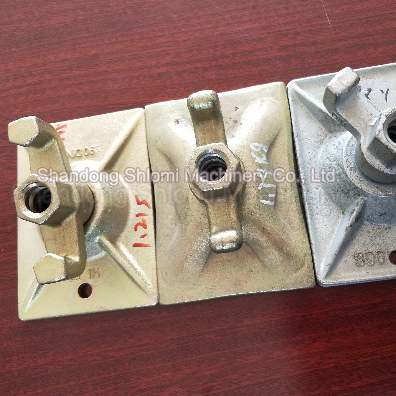 Гайка крыльчатая для опалубки с оцинковкой