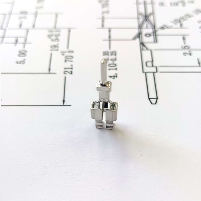 Автомобильный клеммный зажим с никелированием и лужением