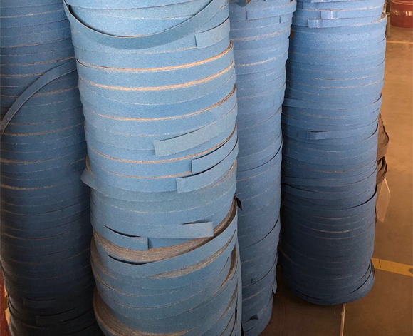 Абразивный рулон из синей шлифовальной ткани для металла
