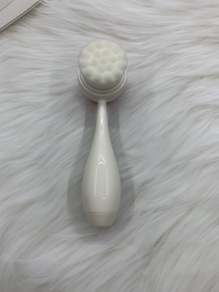 White Plastic ABS Handle with White Synthetic Hair and Pink Silicone Double Face Facial Brush