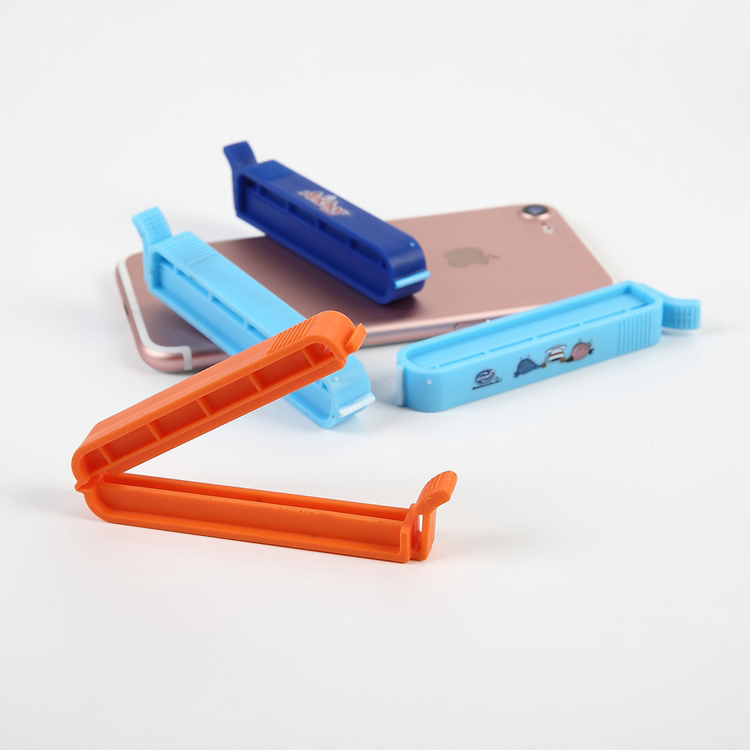 Promotional Gift 7cm Cheap Plastic Clip for Bag