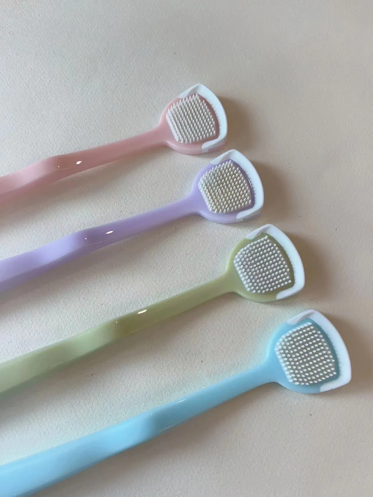 Nano Bristles Deep Clean Tongue Cleaner