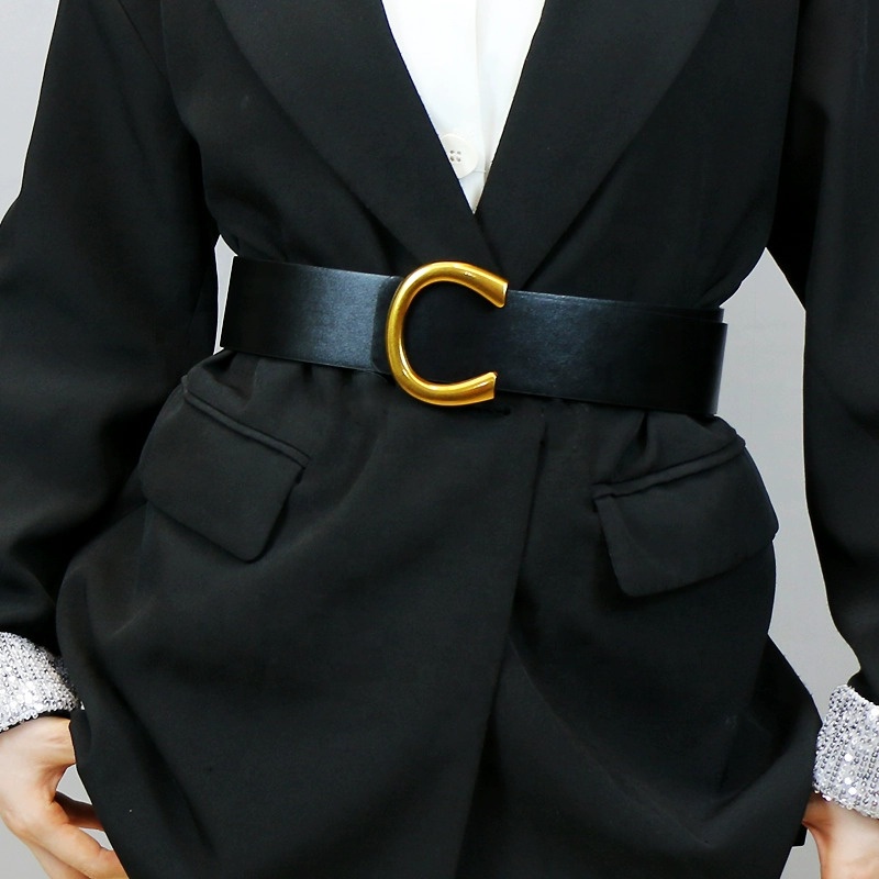 Пряжка для женского ремня широкая, с металлическими буквами