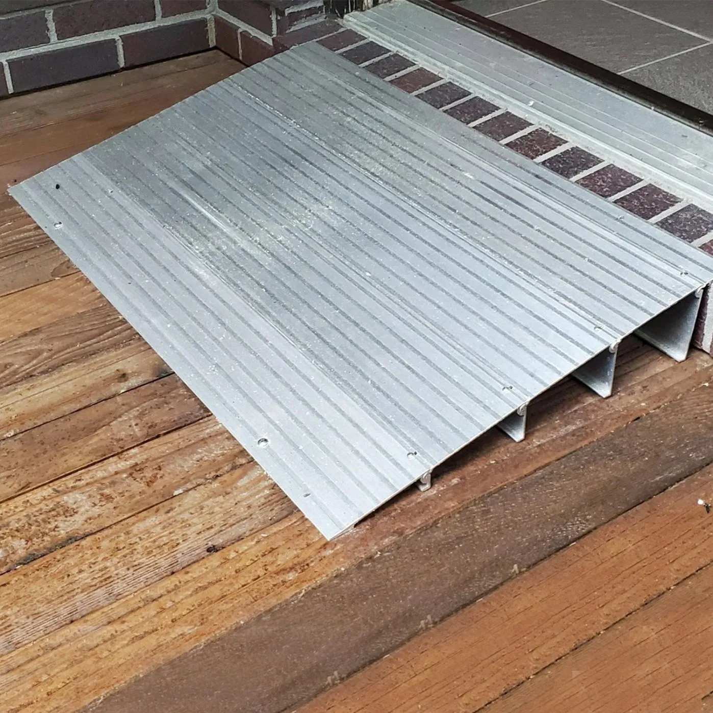 Алюминиевый пороговый пандус для инвалидных колясок