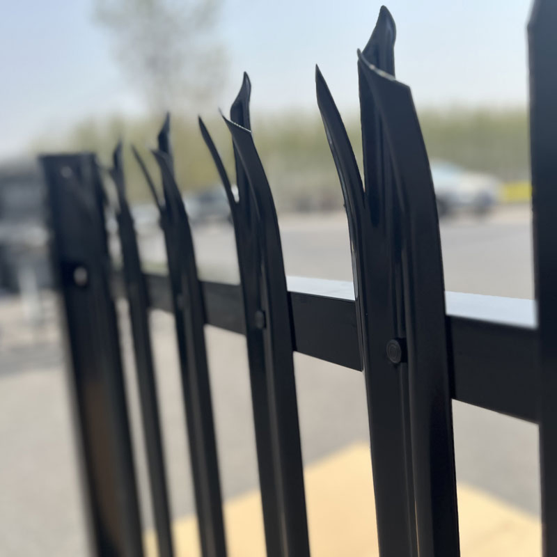 Wholesale Powder Coated W Pale Round / Single / Triple Pointed Palisade Security Fencing