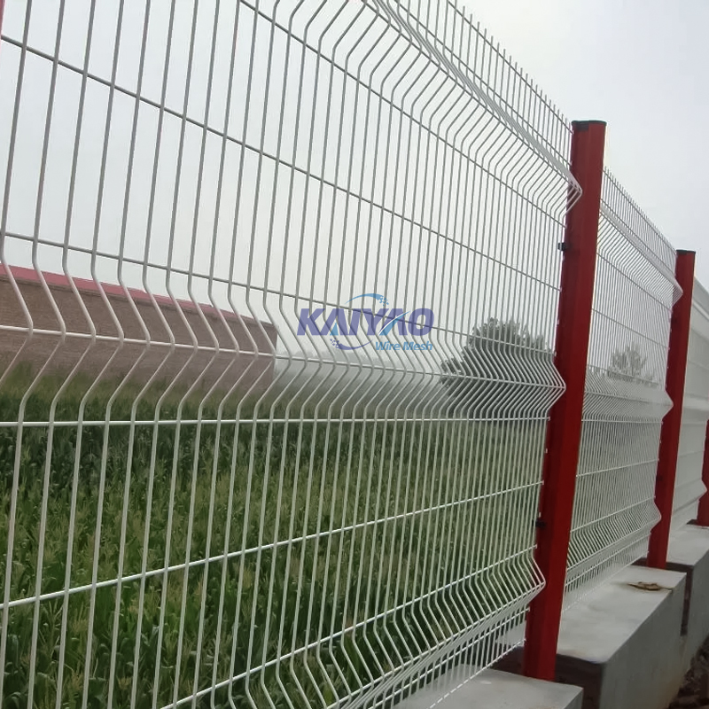 China Colorful 3D Home Decorative Black Curvy Welded Wire Mesh Garden Fence Security Galvanized PVC Coated Mesh Fence Clear View Bend Fence