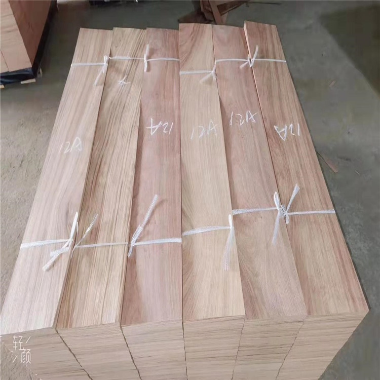 China Professional Supplier Top Layer Veneer Oak / American Walnut Veneer Floor for Engineered Flooring