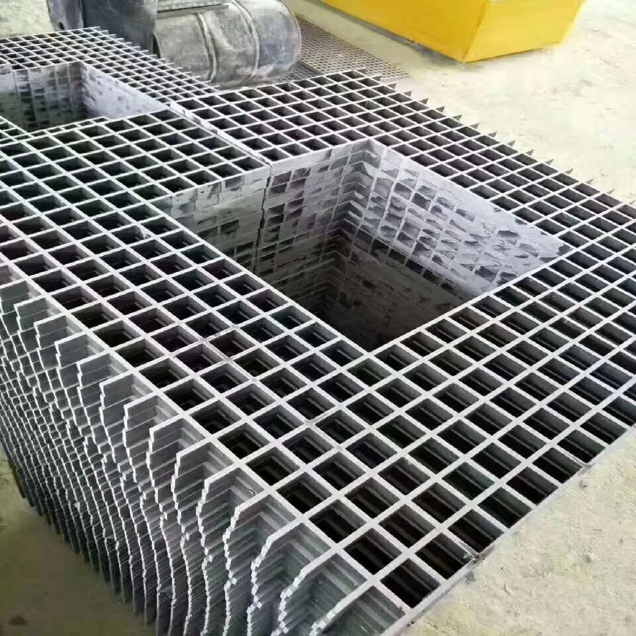 Slotted Surface Fiberglass Reinforced Plastic Anti-Slip Steel Grating FRP Grating Floor Grating Bar Grating
