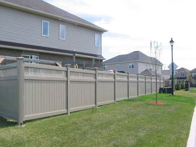 Showtech High Quality Vinyl Railing/Fence Plastic/Fence Used for Home