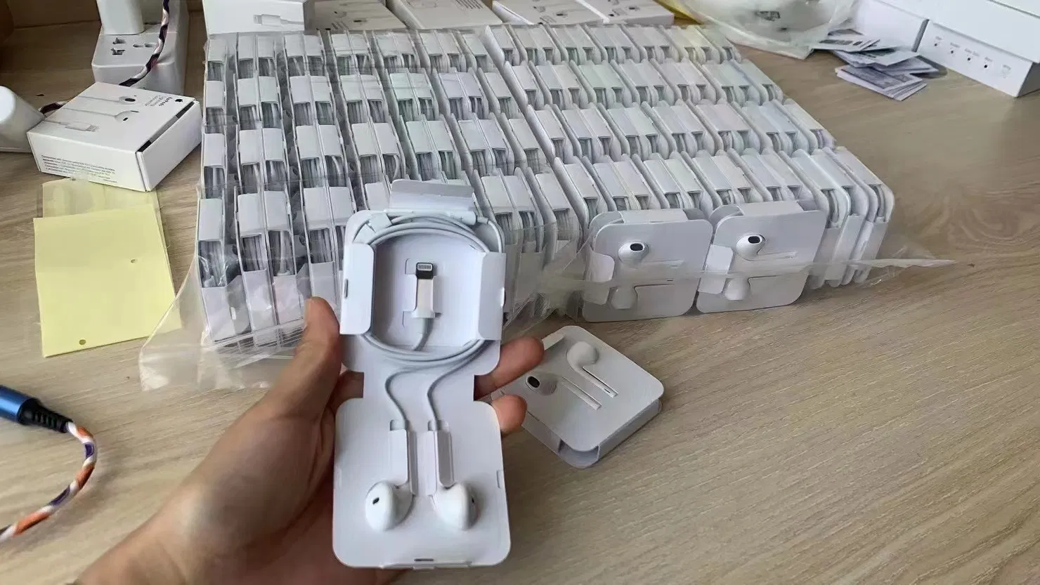 Top1 AAA+++ Quality Mobile Phone Accessories Wired Earpods for iPhone 12 13 14 PRO Max Lightning Connector