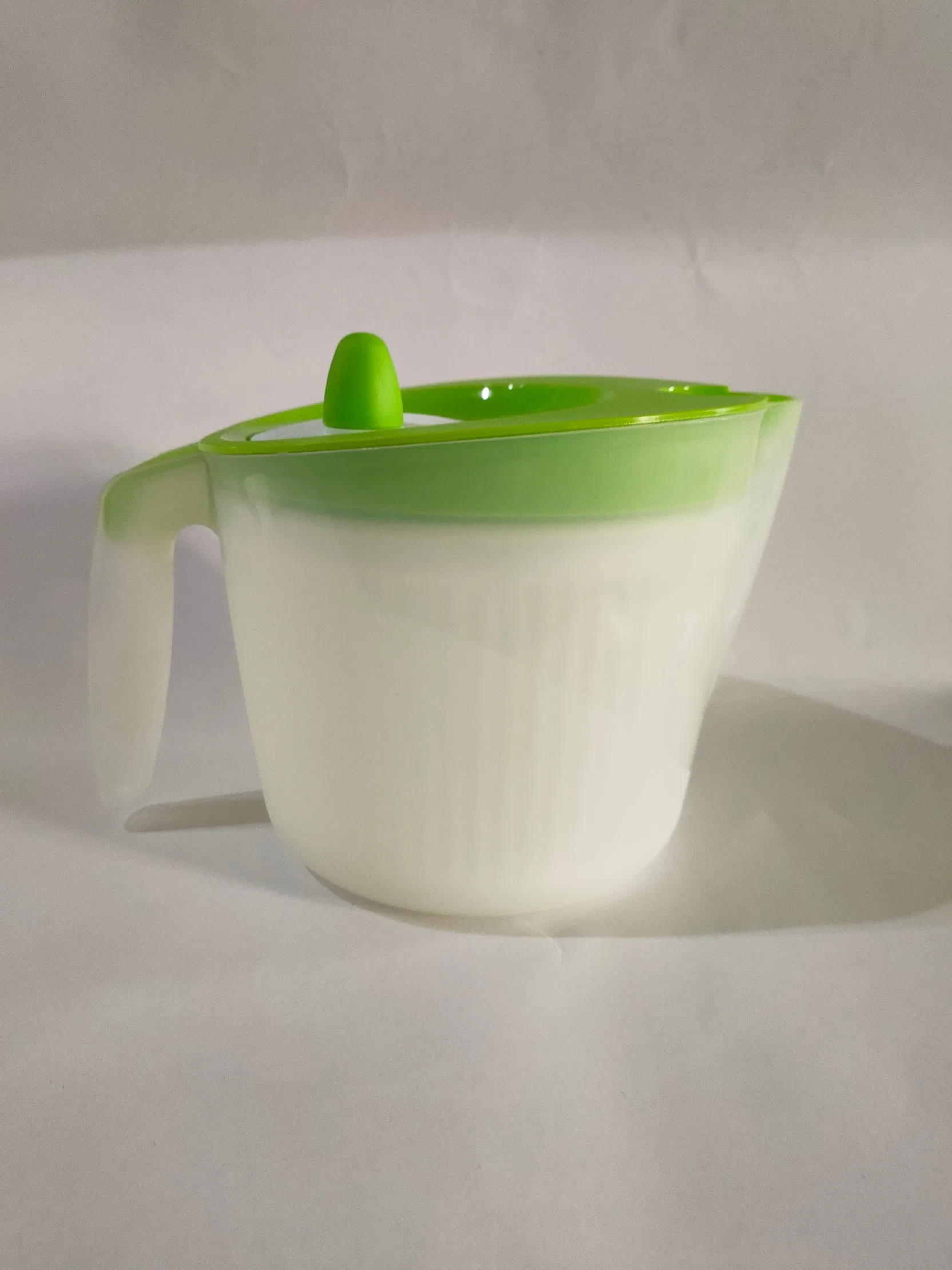 Kitchen Salad Tools Plastic Manual Vegetable Draining Salad Spinner