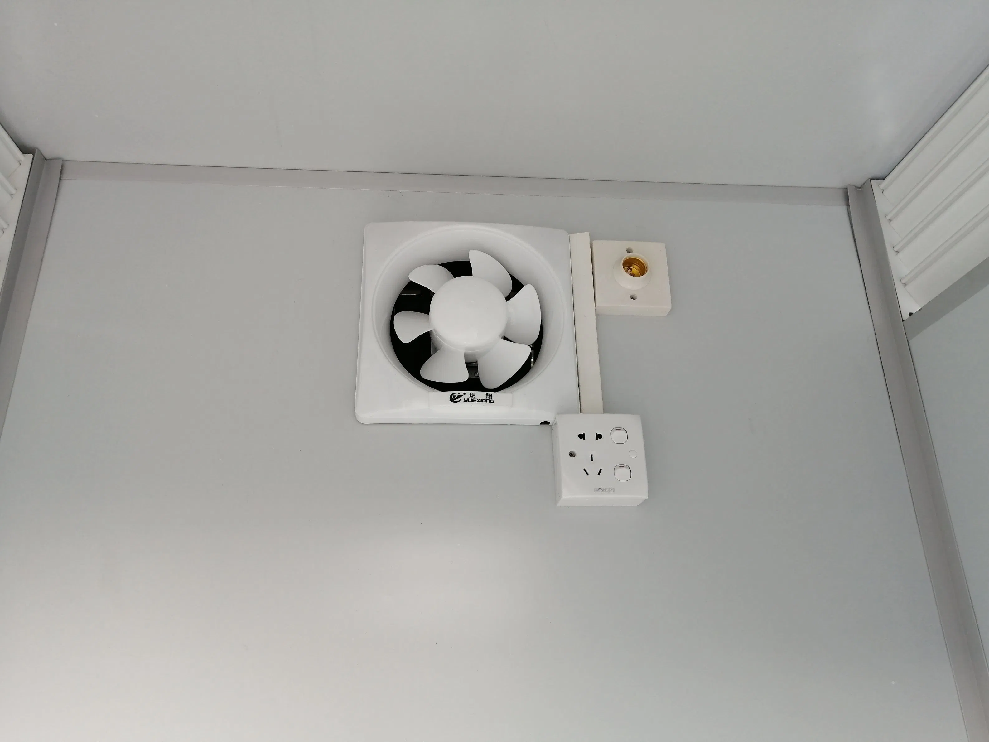 China Factory Manufactured Prefabricated Sandwich Panel Outdoor Mobile Portable Toilet 