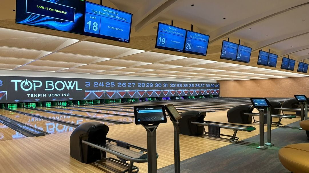 Customized High Pressure Laminate Solid Core HPL Sheet for Bowling Center Decor