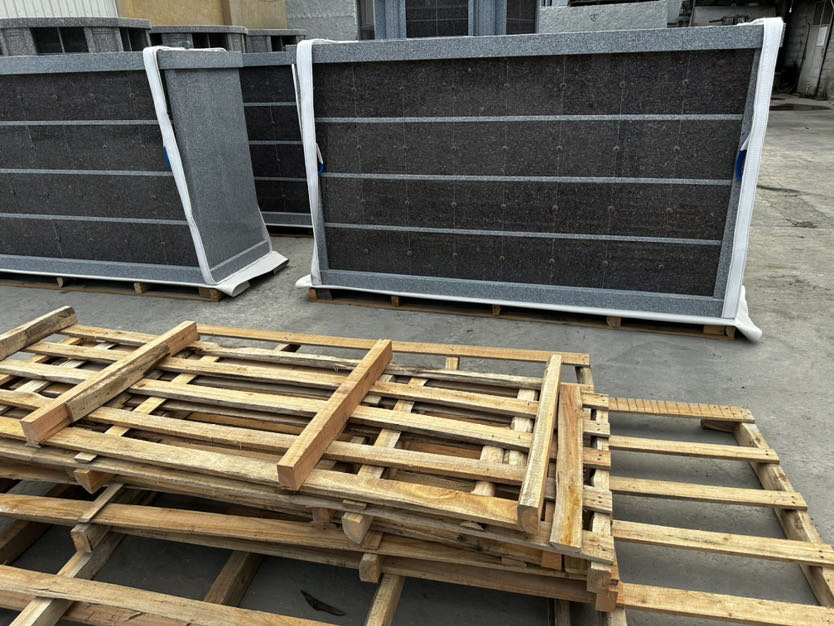 Brown Granite Door 64 Niches Columbarium for Tombstone Products