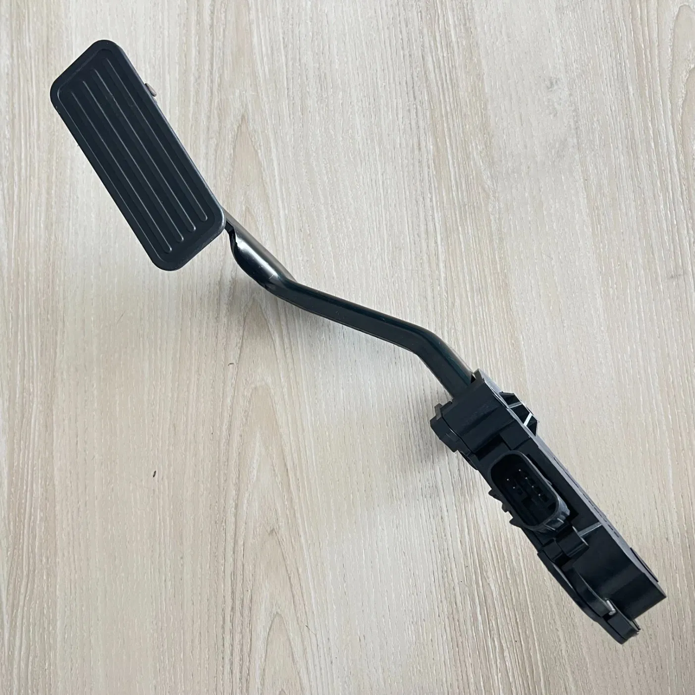 Педаль акселератора 15150990 для Isuz Ascender