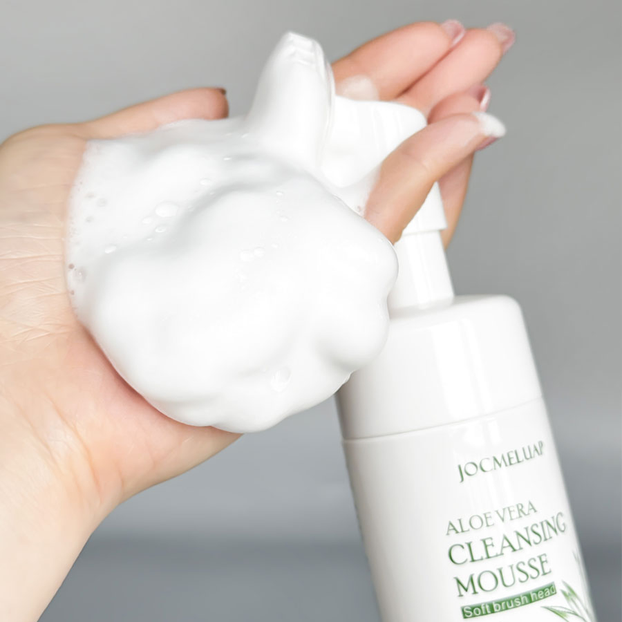 OEM Face Wash Cleanser for Sensitive Skin Aloe Vera Foaming Acne Whitening Foaming Exfoliating Deep Cleaning Mousse Face Wash