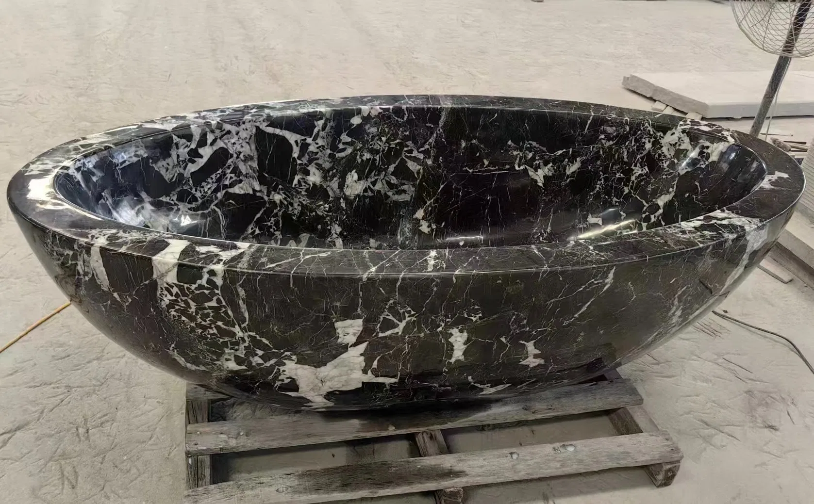 Customized Natural Stone Polished elliptical Black and white Marble Tub for Home/Hotel/House/Resorts/villas Bathroom decoration
