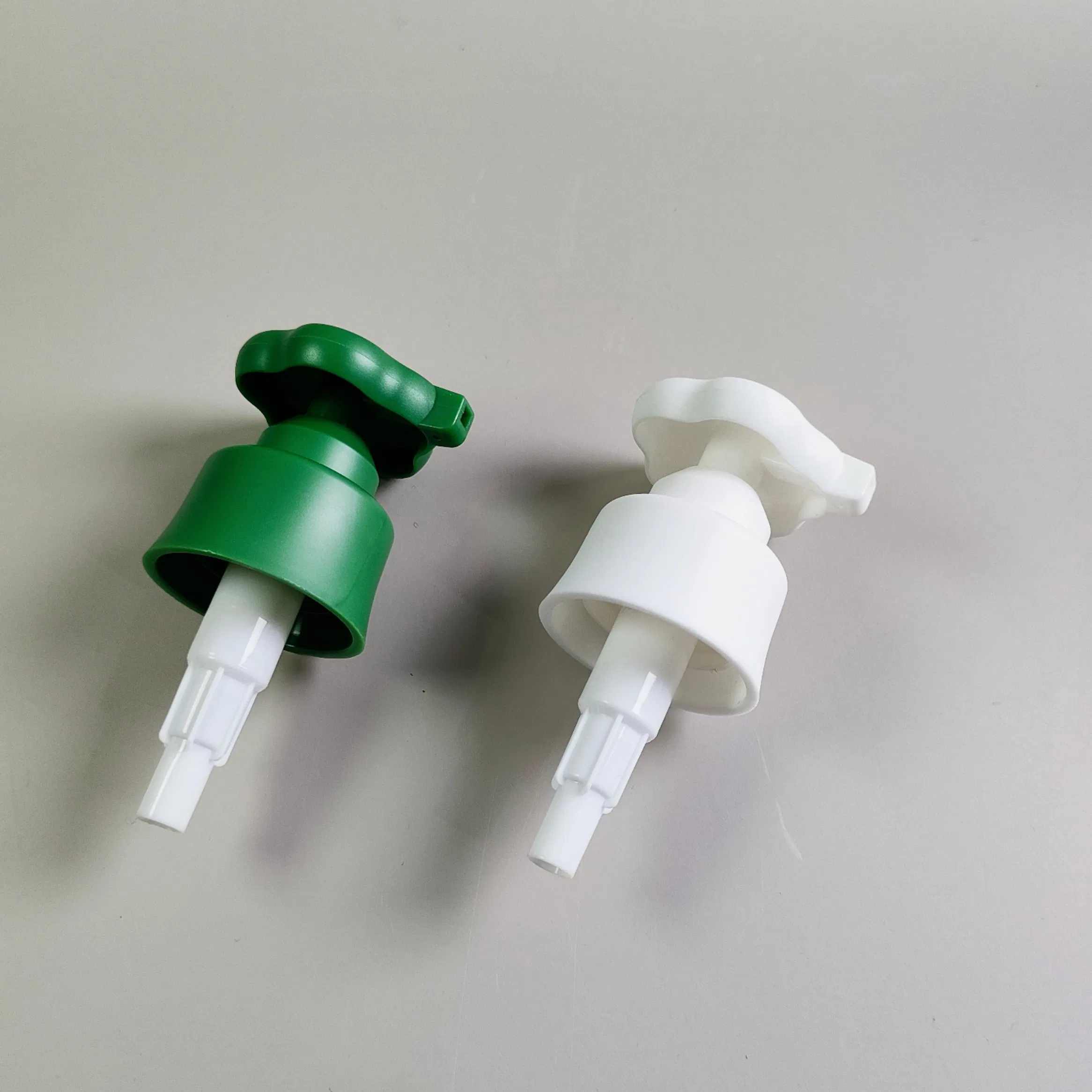 Supplier Custom Color 28/410 Double Wall Flower Shape Plastic Shampoo Liquid Cream Lotion Dispenser Pump