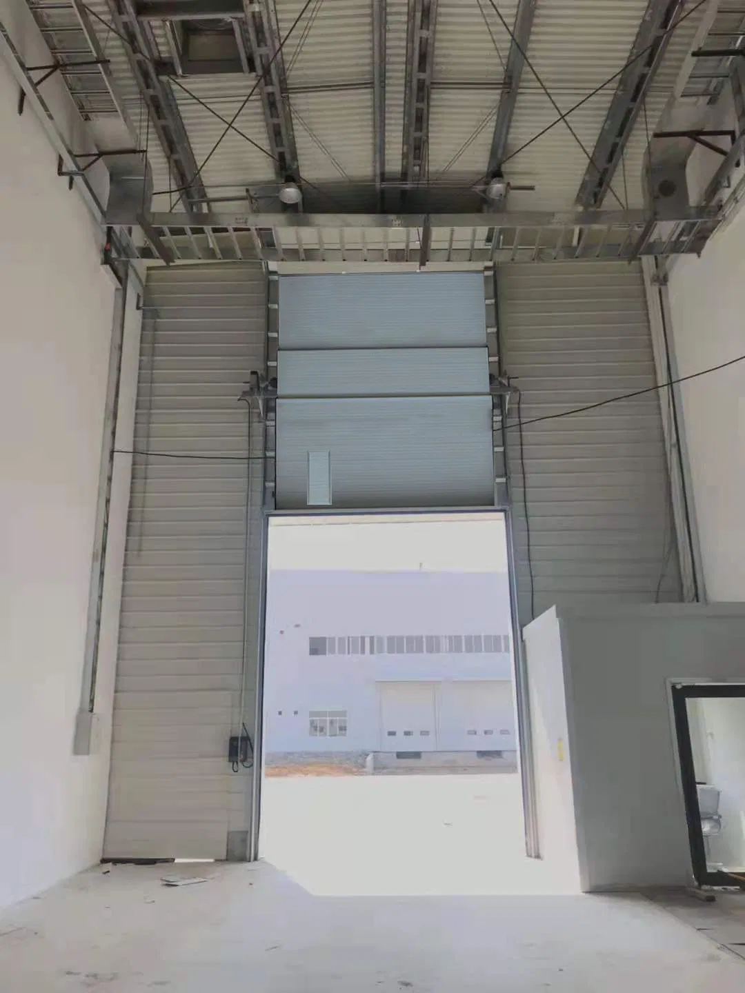 Telescopic Glass Industrial Lift Gate Clean Rolling Shutter Industrial Lift Gate Automatic Industrial Lift Gate