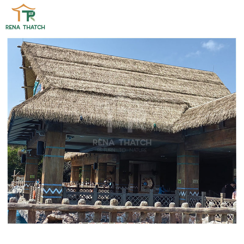 Factory Price Artificial Palm Leaf Roof Thatch Umbrella Fire Resistant Synthetic Palm Roof