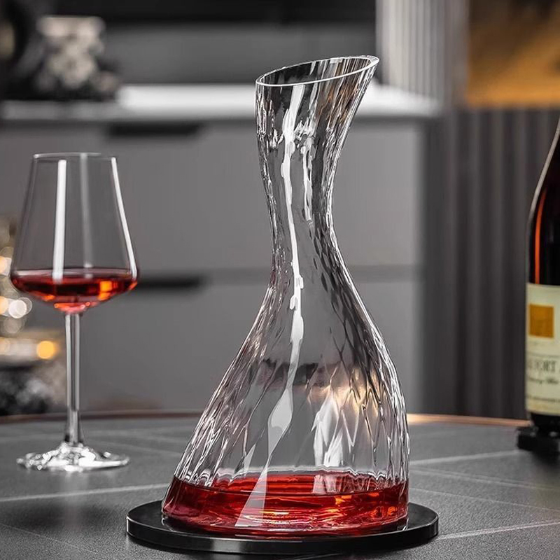 Swan Red Wine Decanter Lead-Free Glass Wine Divider Transparent Luxury Glassware