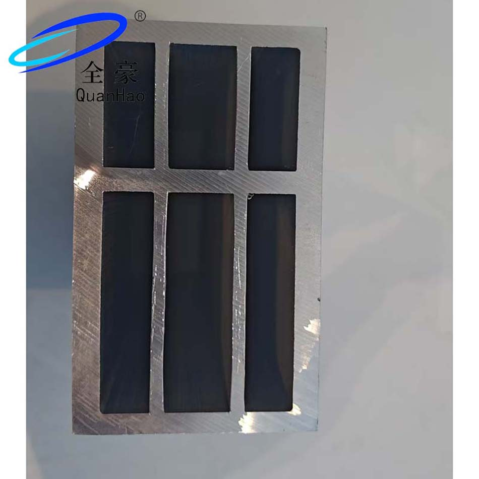 Алюминиевые профили для электромобилей, серебристые