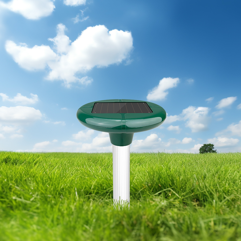 Waterproof Garden Pest Control: Electric Snake Serpent Repeller Device