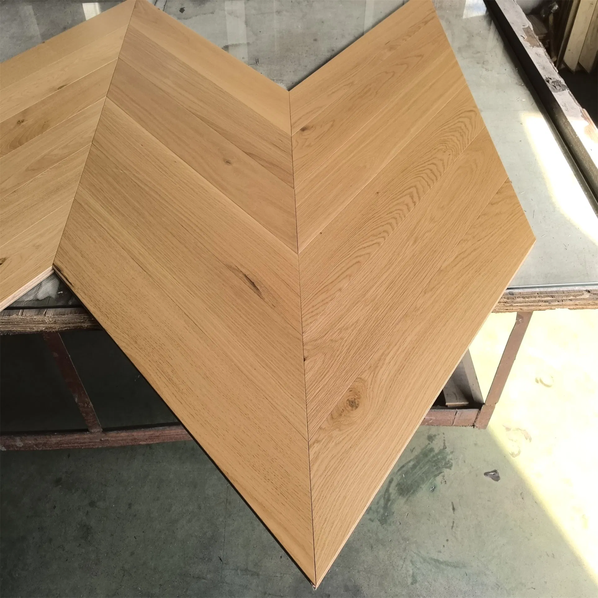 15mm Indoor Oak Flooring Solid Wood Multilayered Natural European Oak White Engineered Hardwood Flooring