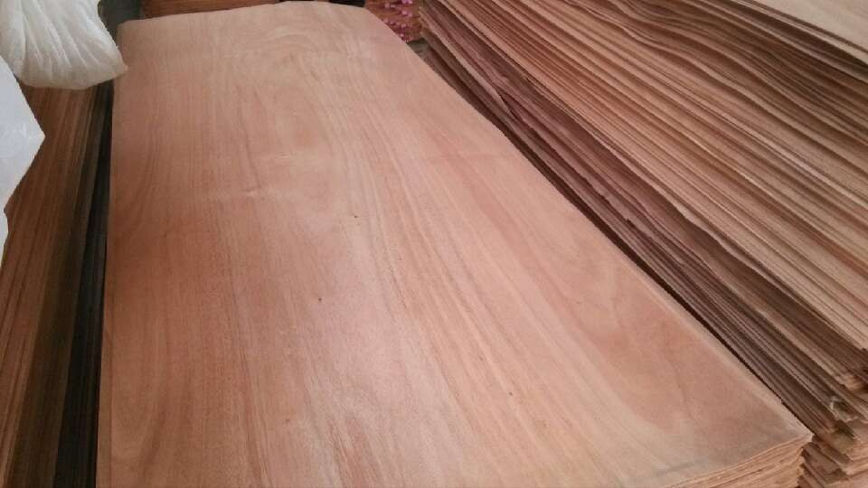 1250X2500mm Rotary Cut Okoume Veneer From Linyi