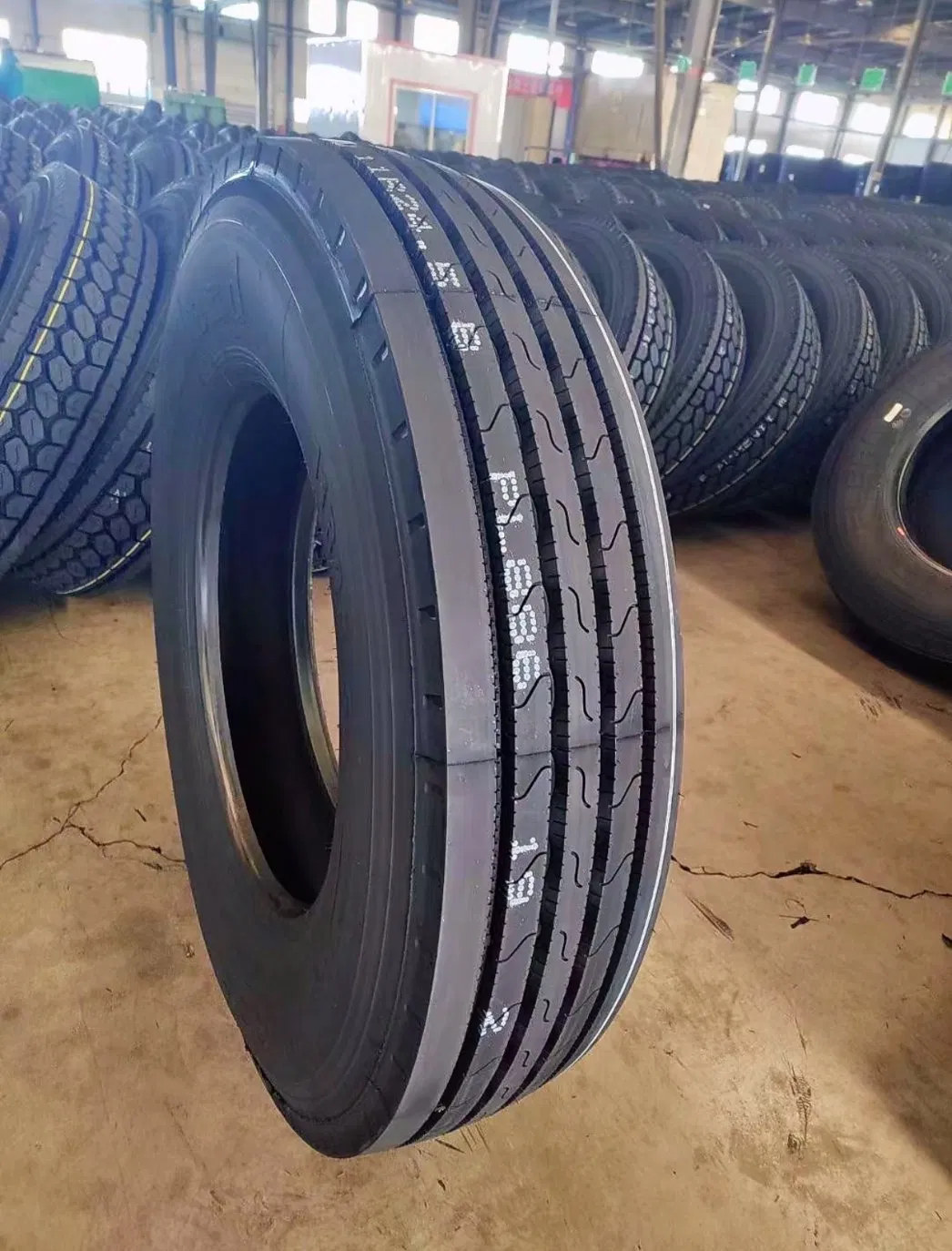 Прочные внедорожные шины 245/70 R19.5 для тяжелых нагрузок